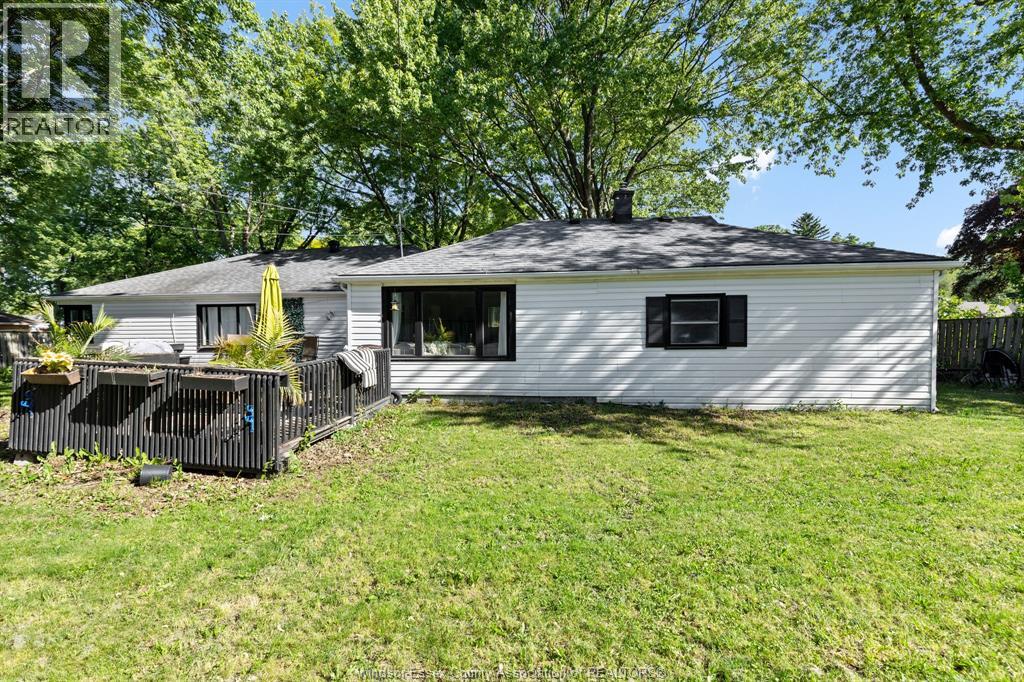 805 ROSELAWN - 31
