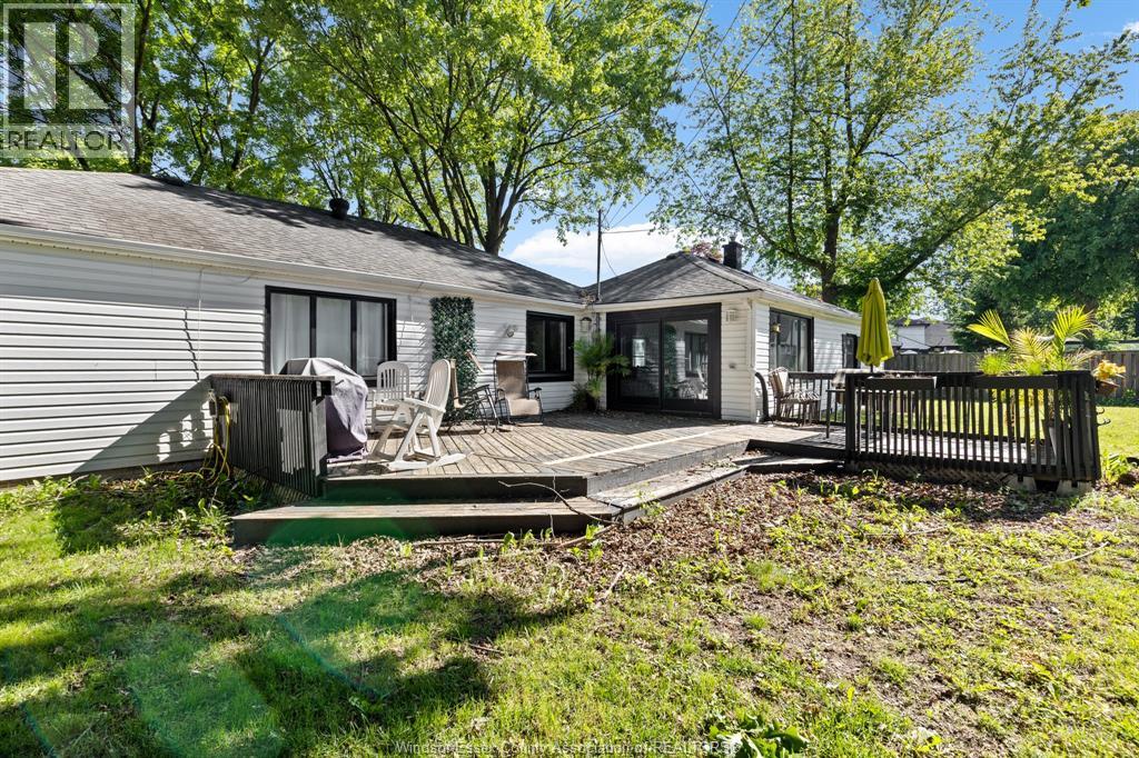 805 ROSELAWN - 34