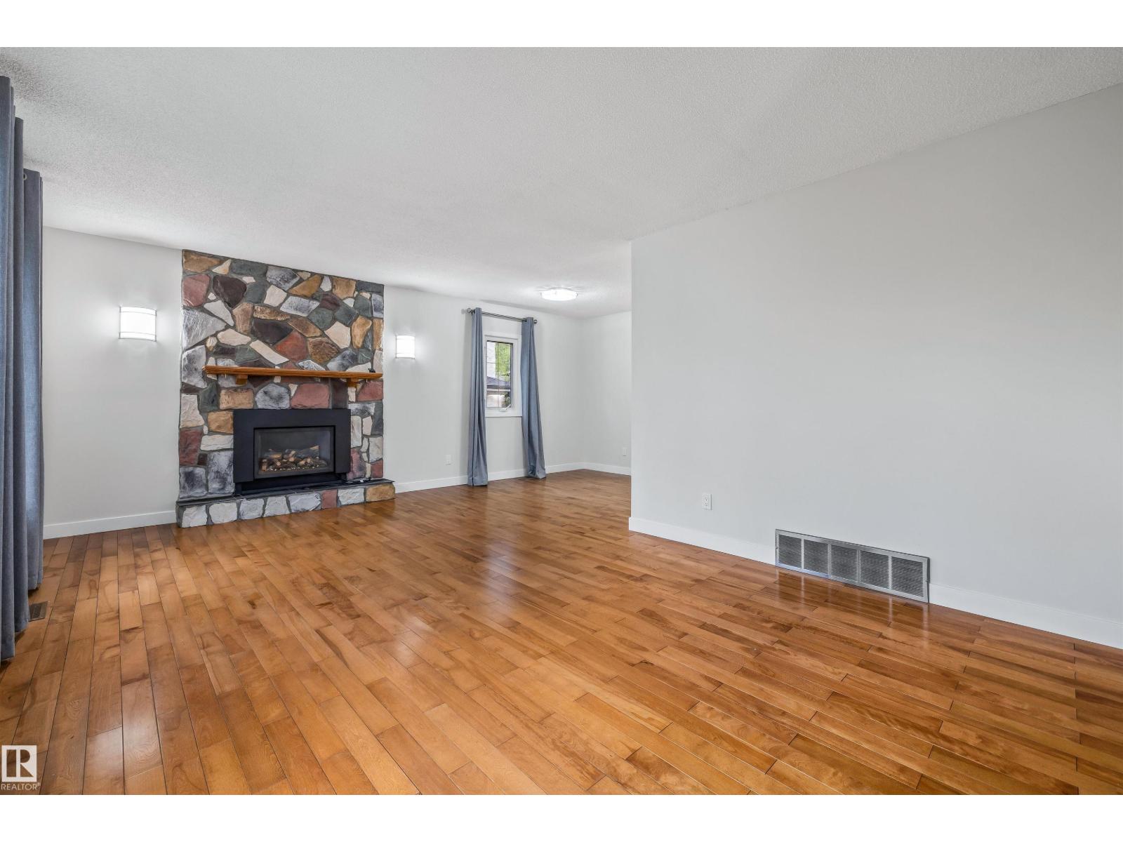 4 BENNETT PL — photo 9