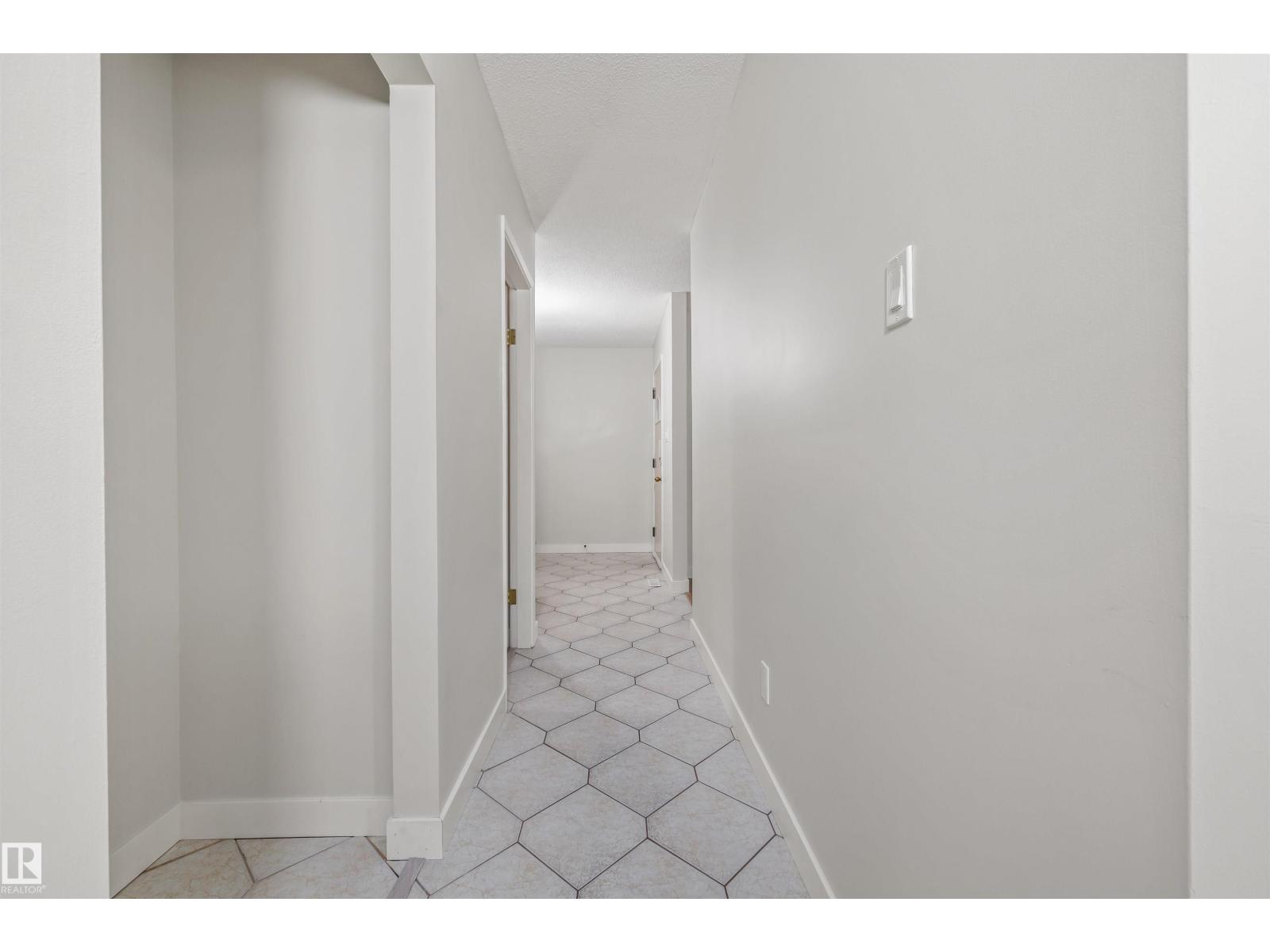 4 BENNETT PL — photo 22