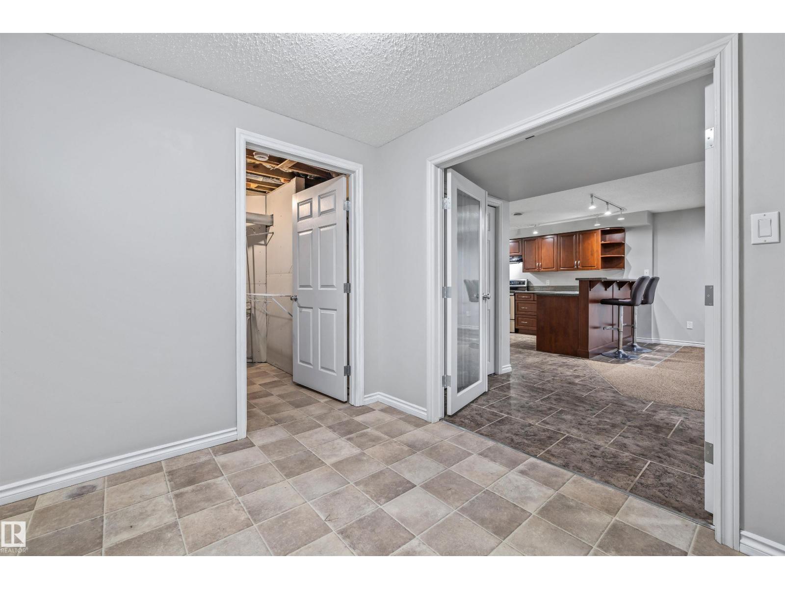 4 BENNETT PL — photo 34
