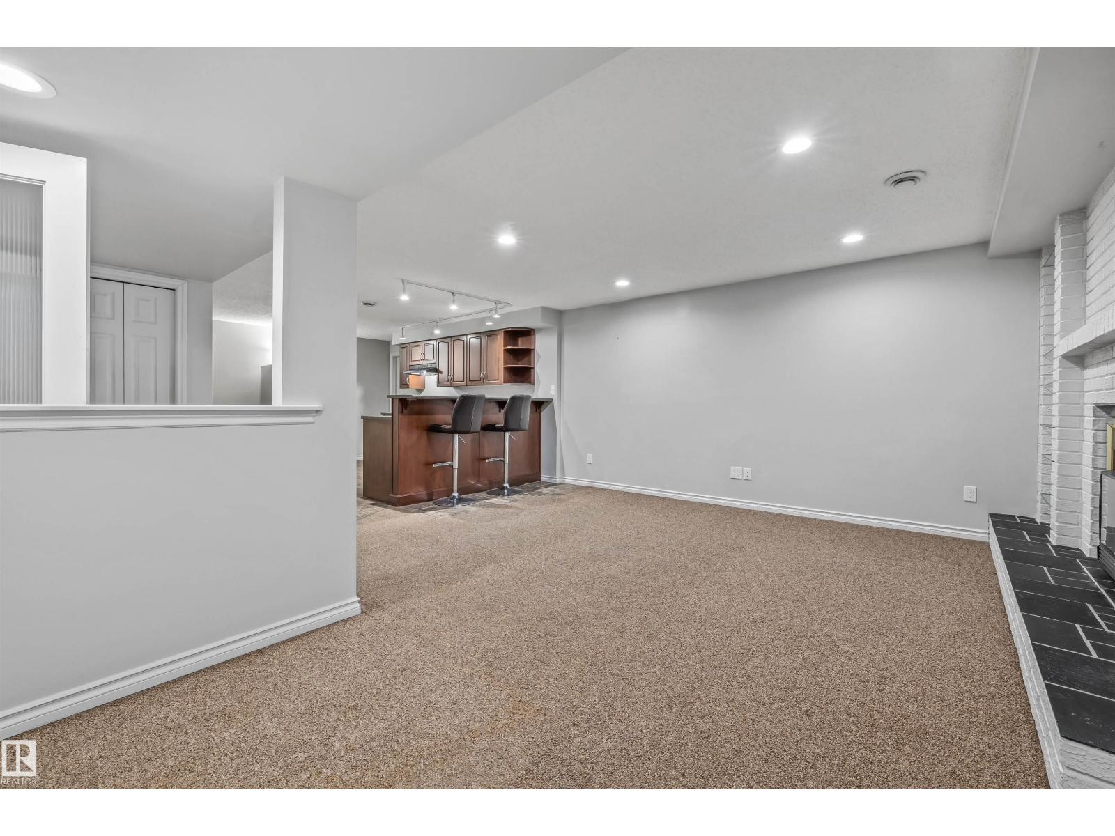 4 BENNETT PL — photo 38