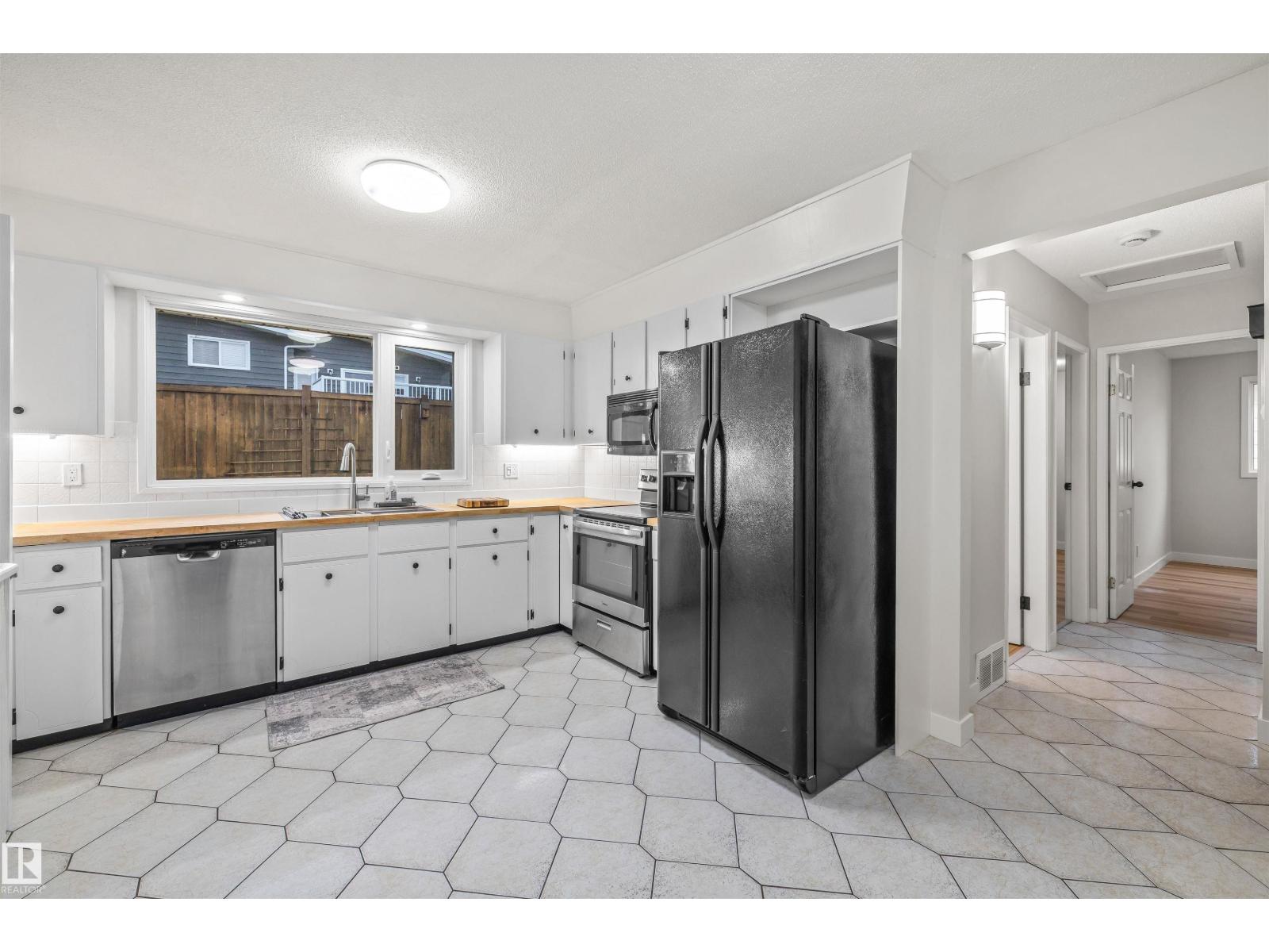 4 BENNETT PL — photo 15