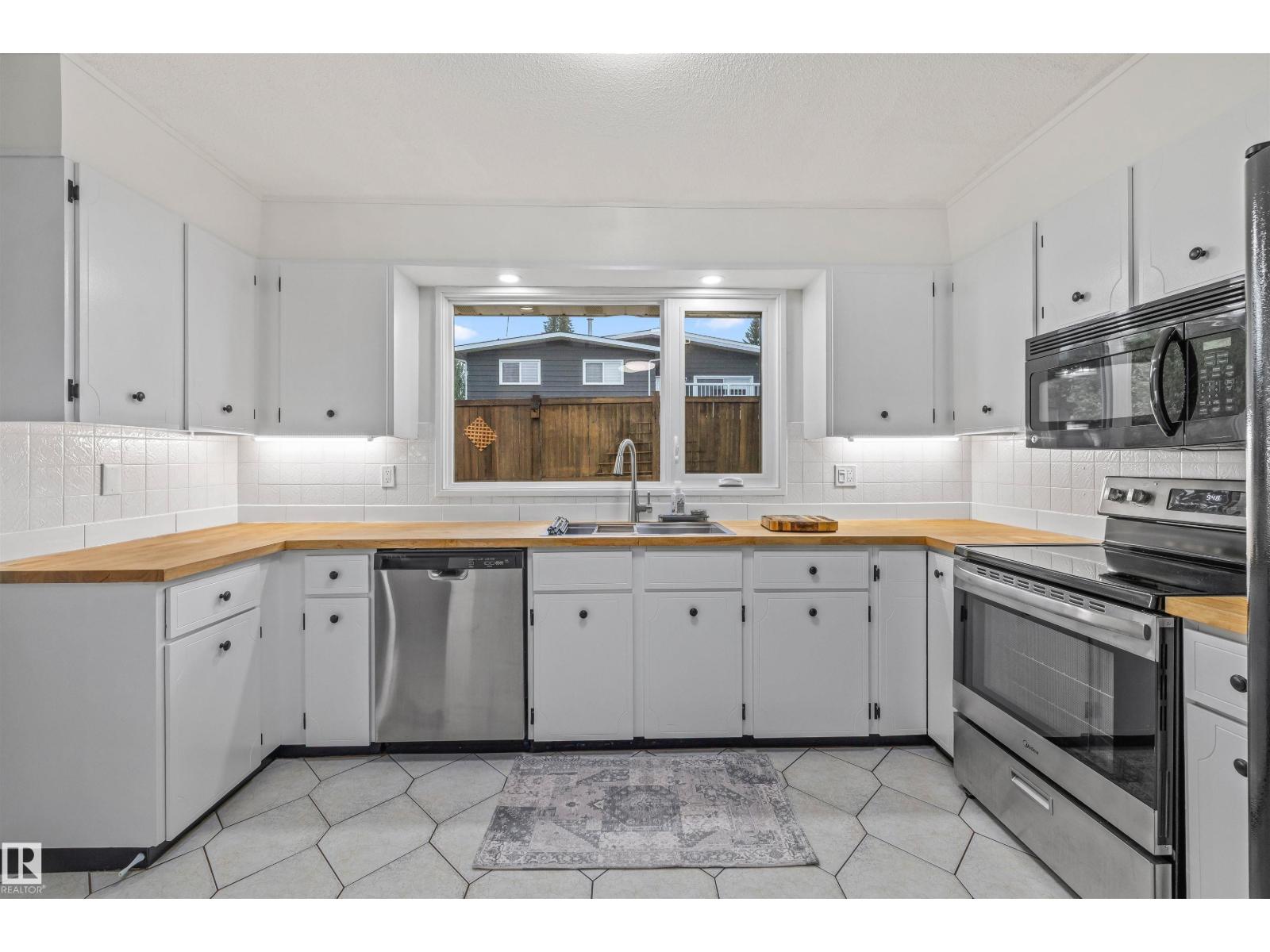 4 BENNETT PL — photo 17