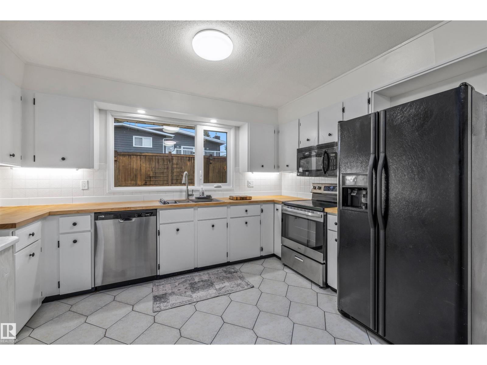 4 BENNETT PL — photo 18