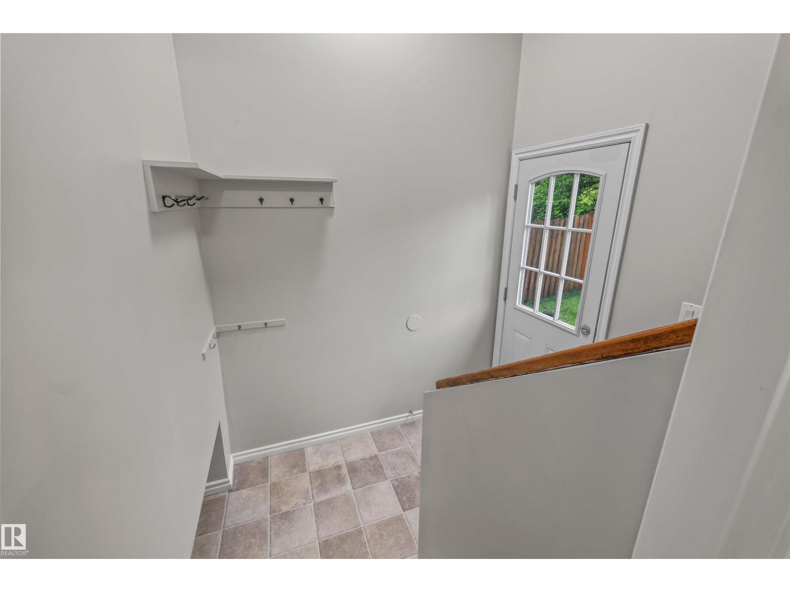 4 BENNETT PL — photo 32