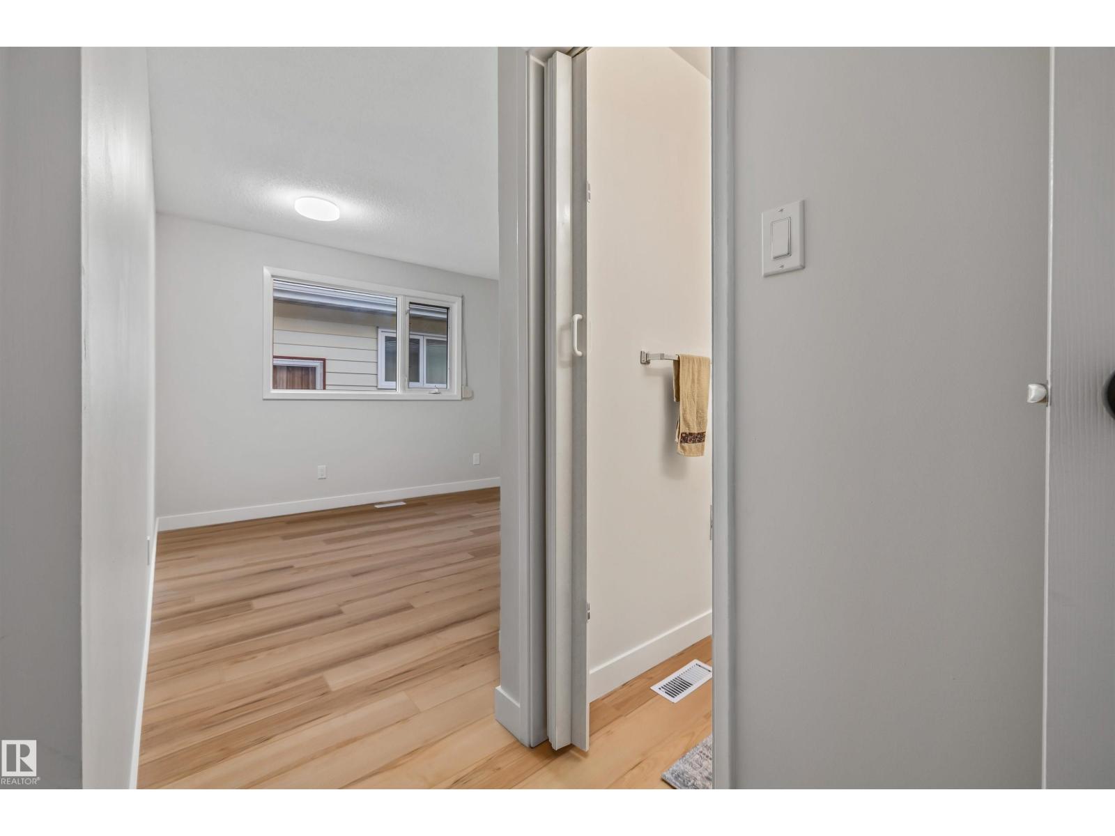 4 BENNETT PL — photo 27