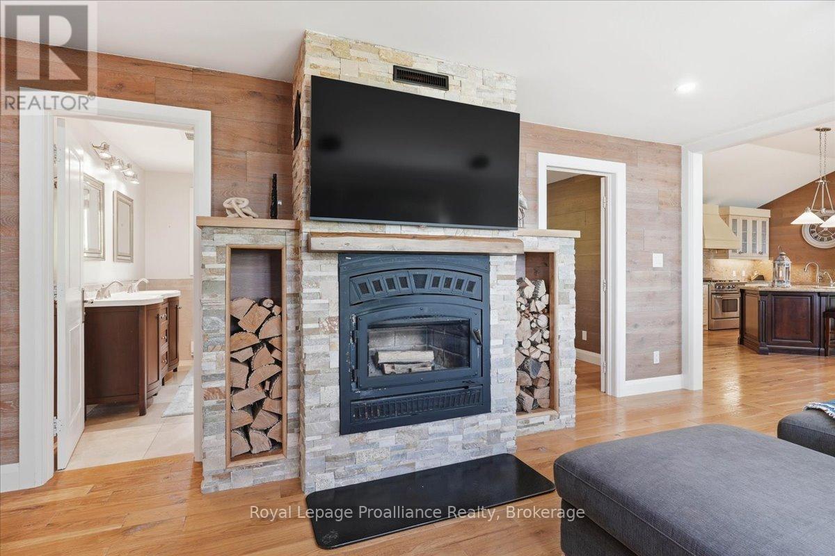 304 LAKEVIEW LANE - 17