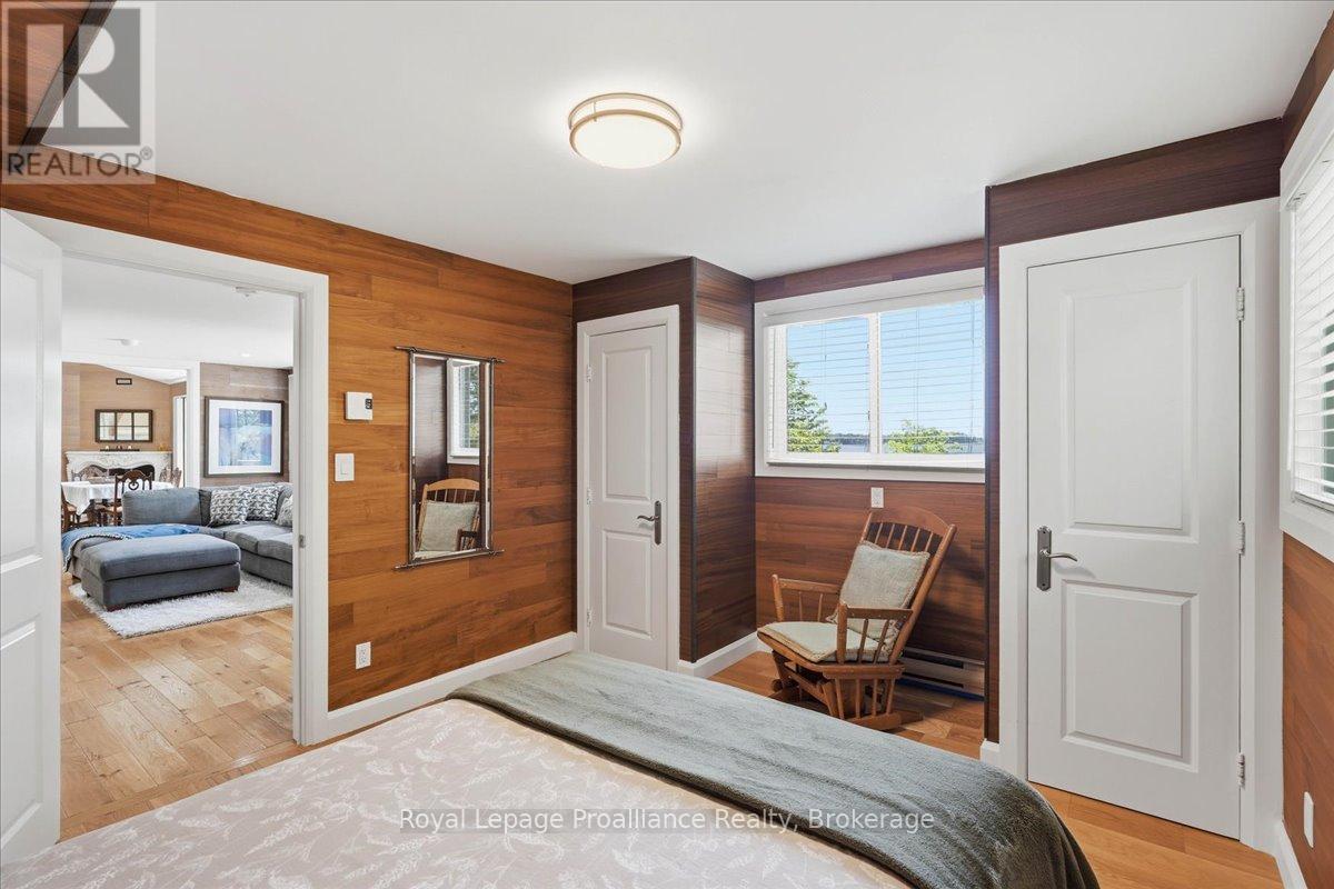 304 LAKEVIEW LANE - 19
