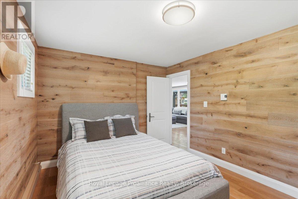 304 LAKEVIEW LANE - 21