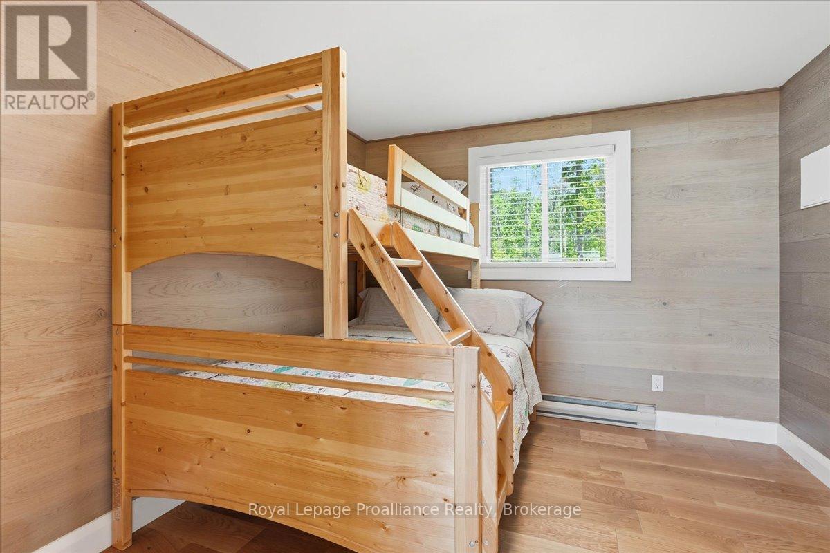 304 LAKEVIEW LANE - 23