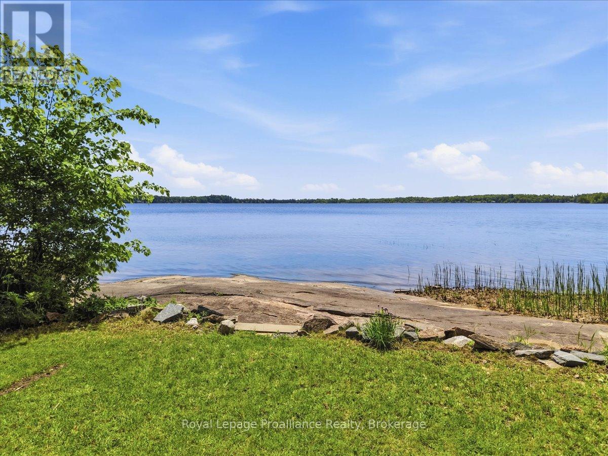 304 LAKEVIEW LANE - 38