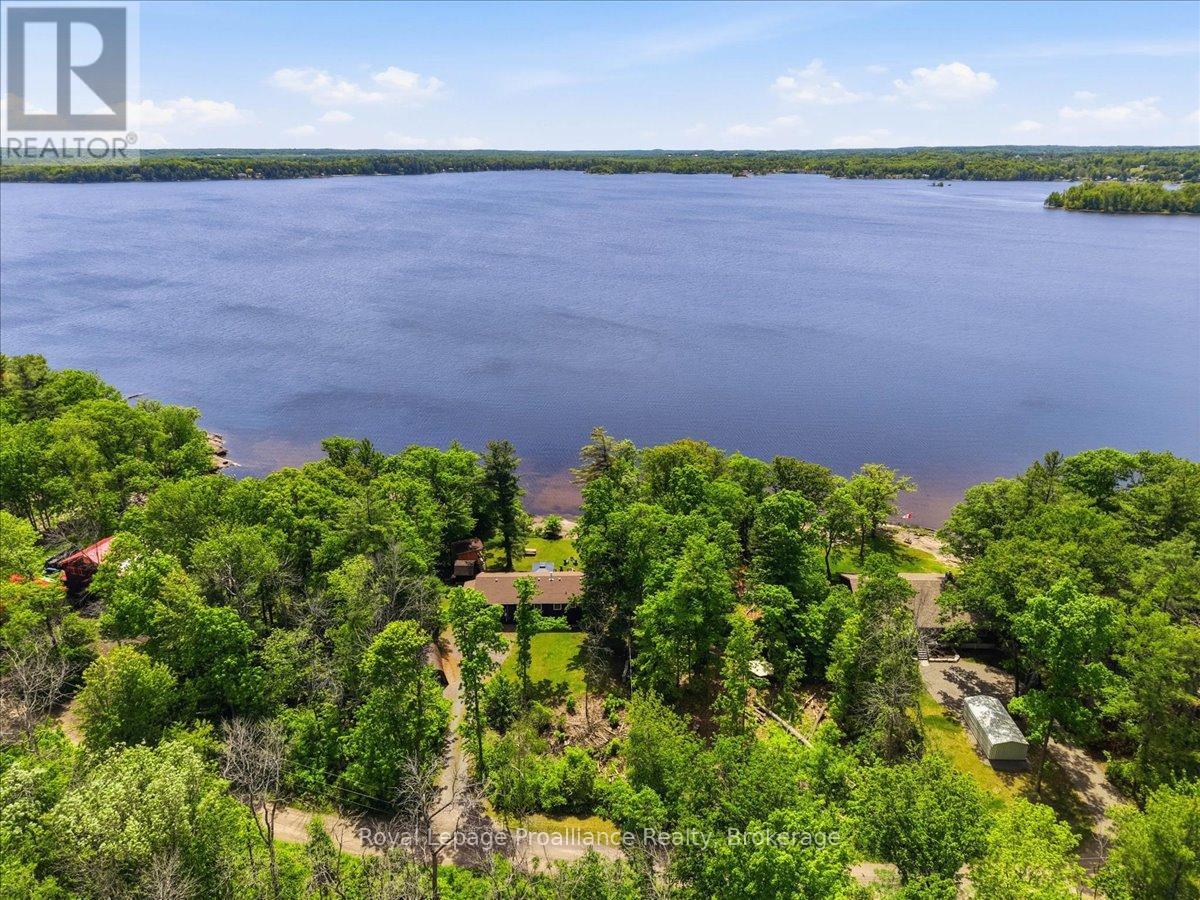 304 LAKEVIEW LANE - 40