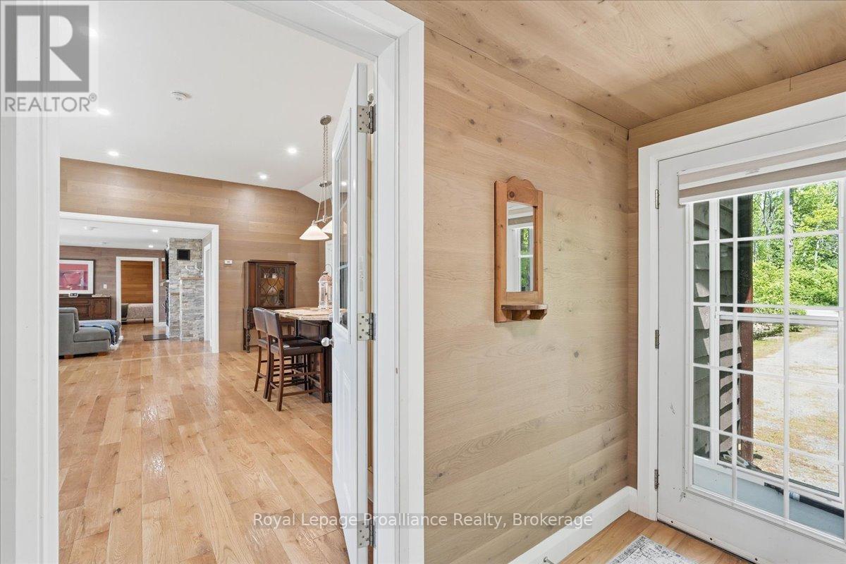 304 LAKEVIEW LANE - 44
