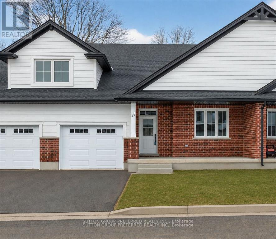 #28 175 GLENGARIFF DRIVE - 1