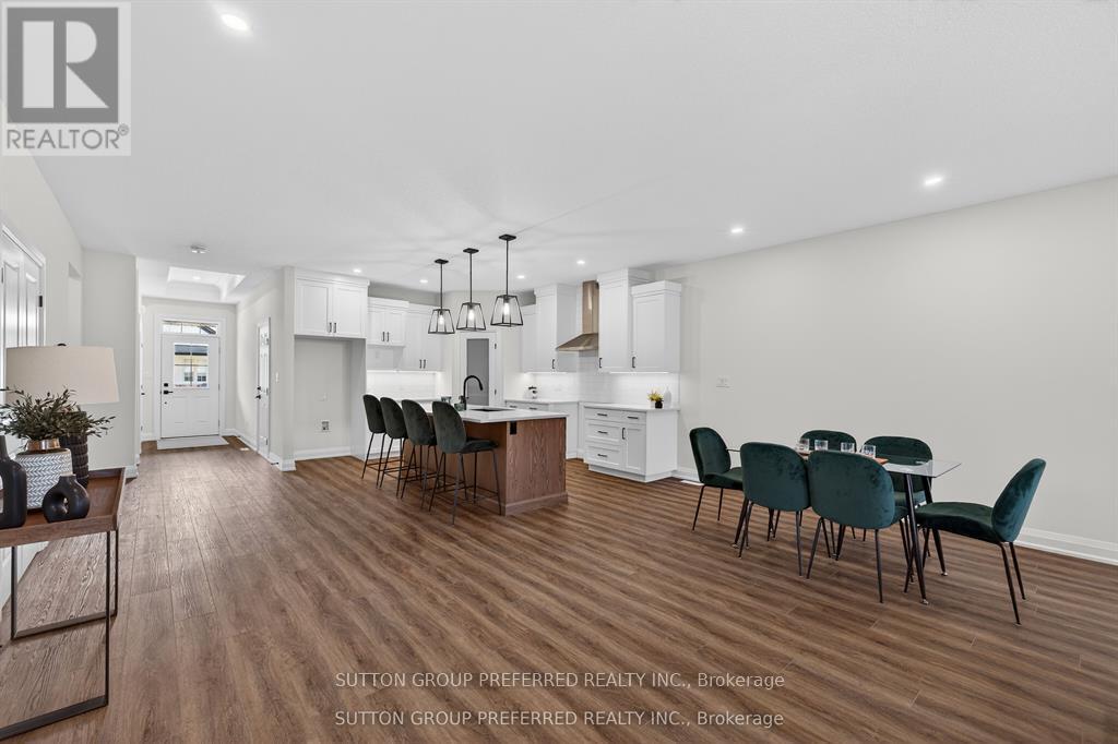 #28 175 GLENGARIFF DRIVE - 15