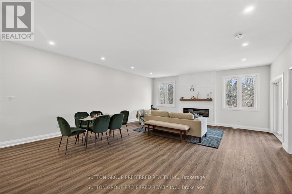 #28 175 GLENGARIFF DRIVE - 16