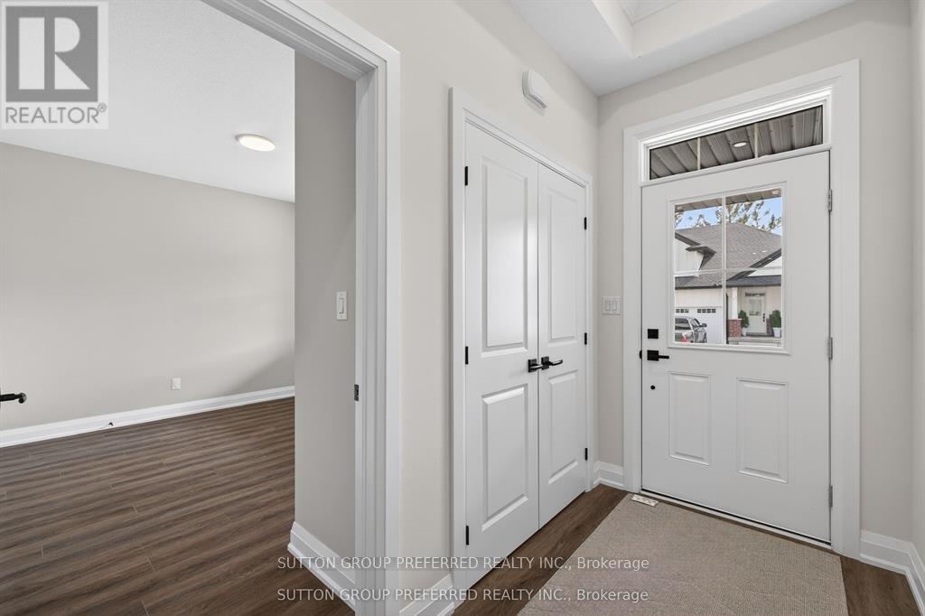 #28 175 GLENGARIFF DRIVE - 2