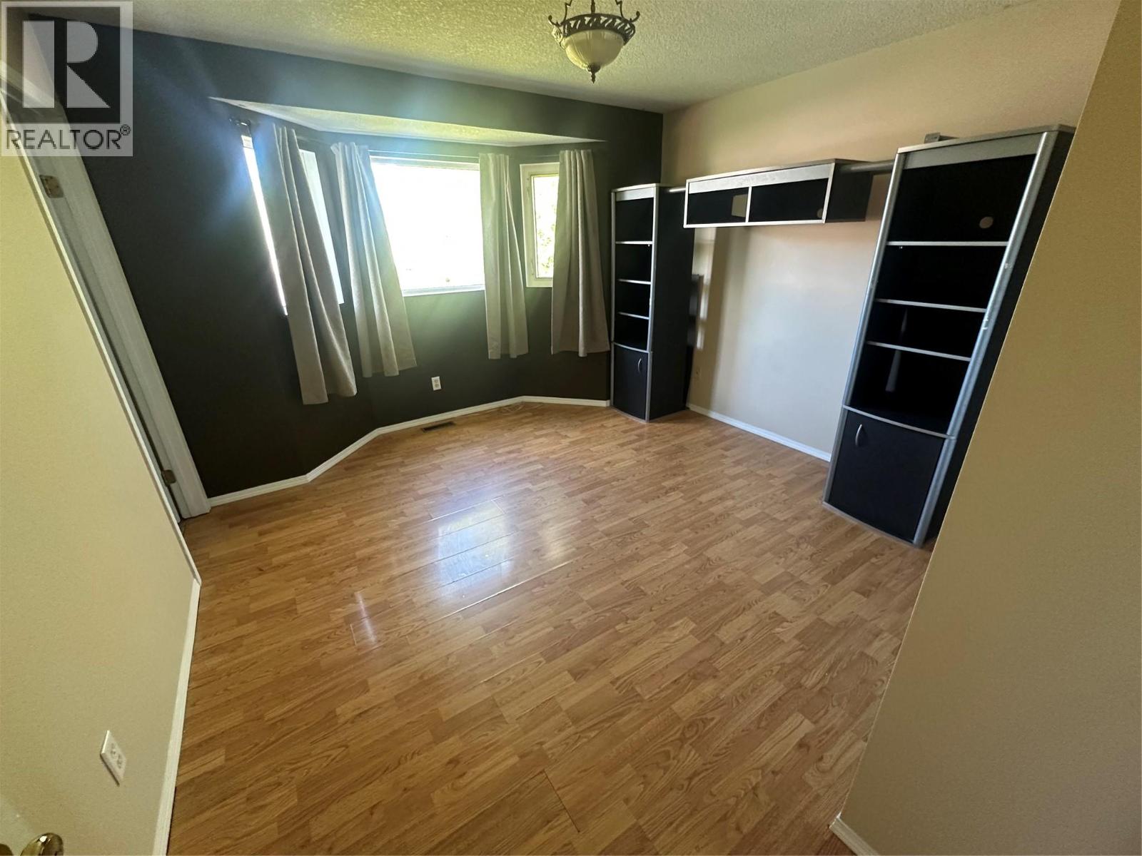 4108 52A Place NE - 11