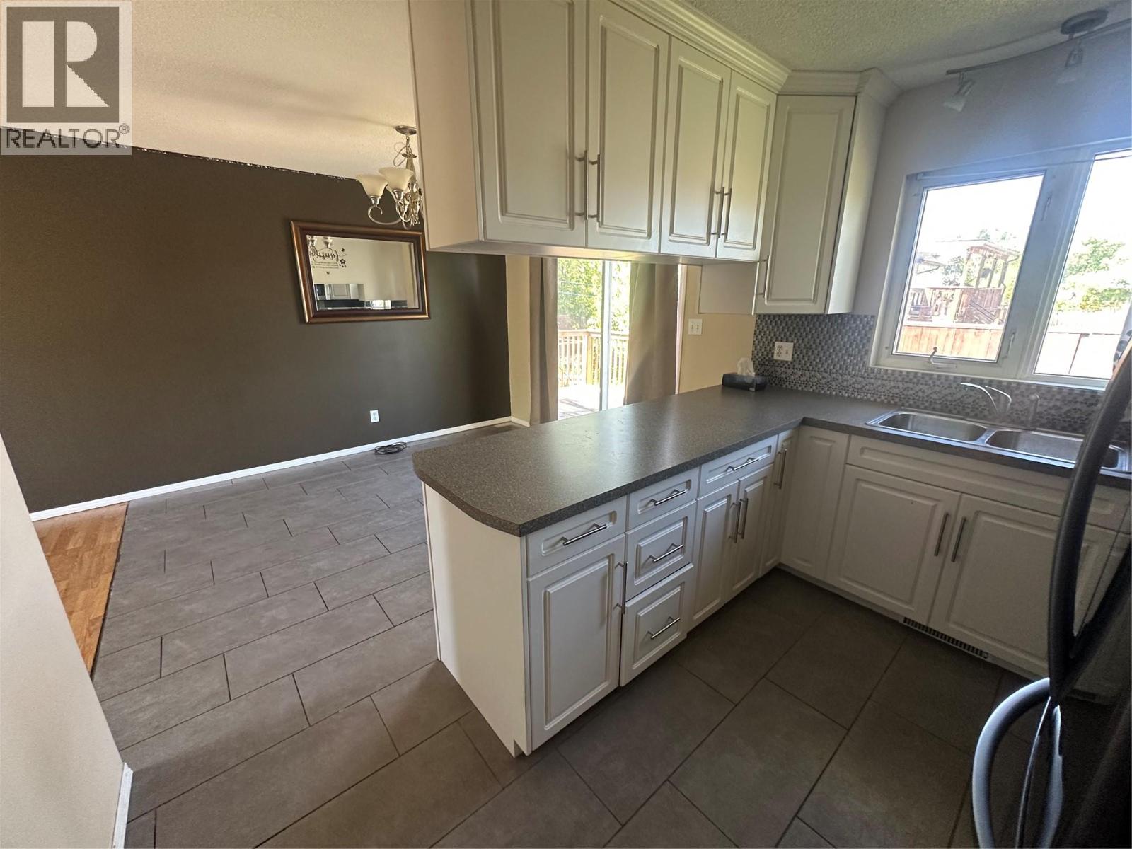 4108 52A Place NE - 13