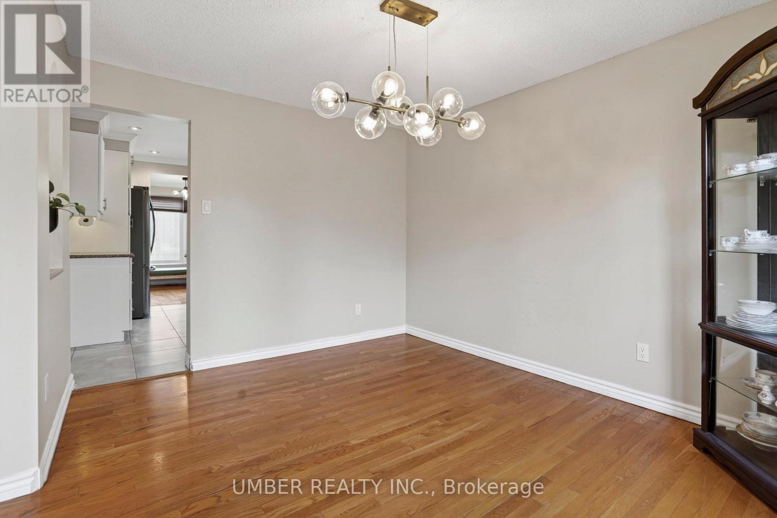258 ANGLEHART AVENUE - 10