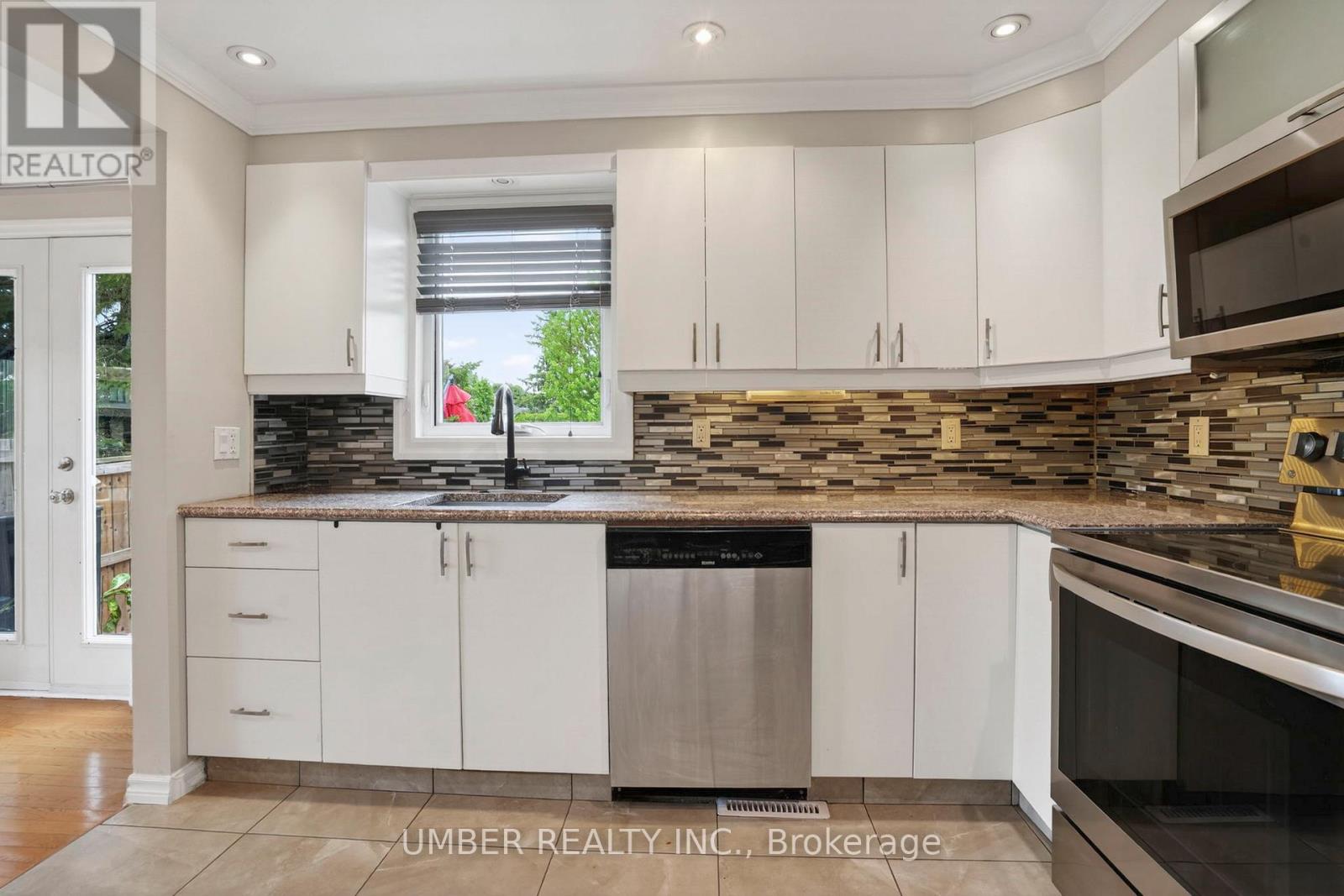 258 ANGLEHART AVENUE - 14