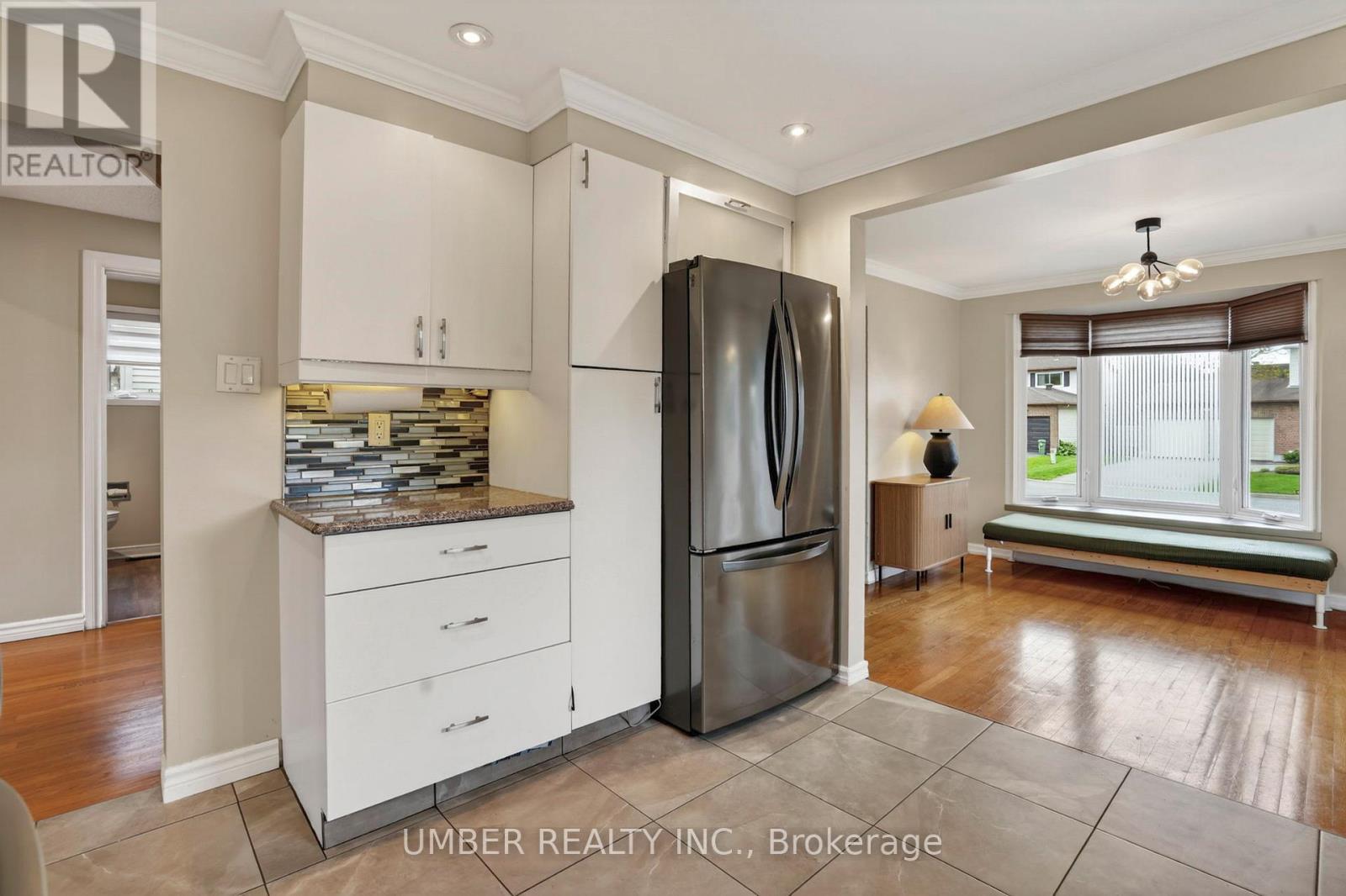 258 ANGLEHART AVENUE - 15