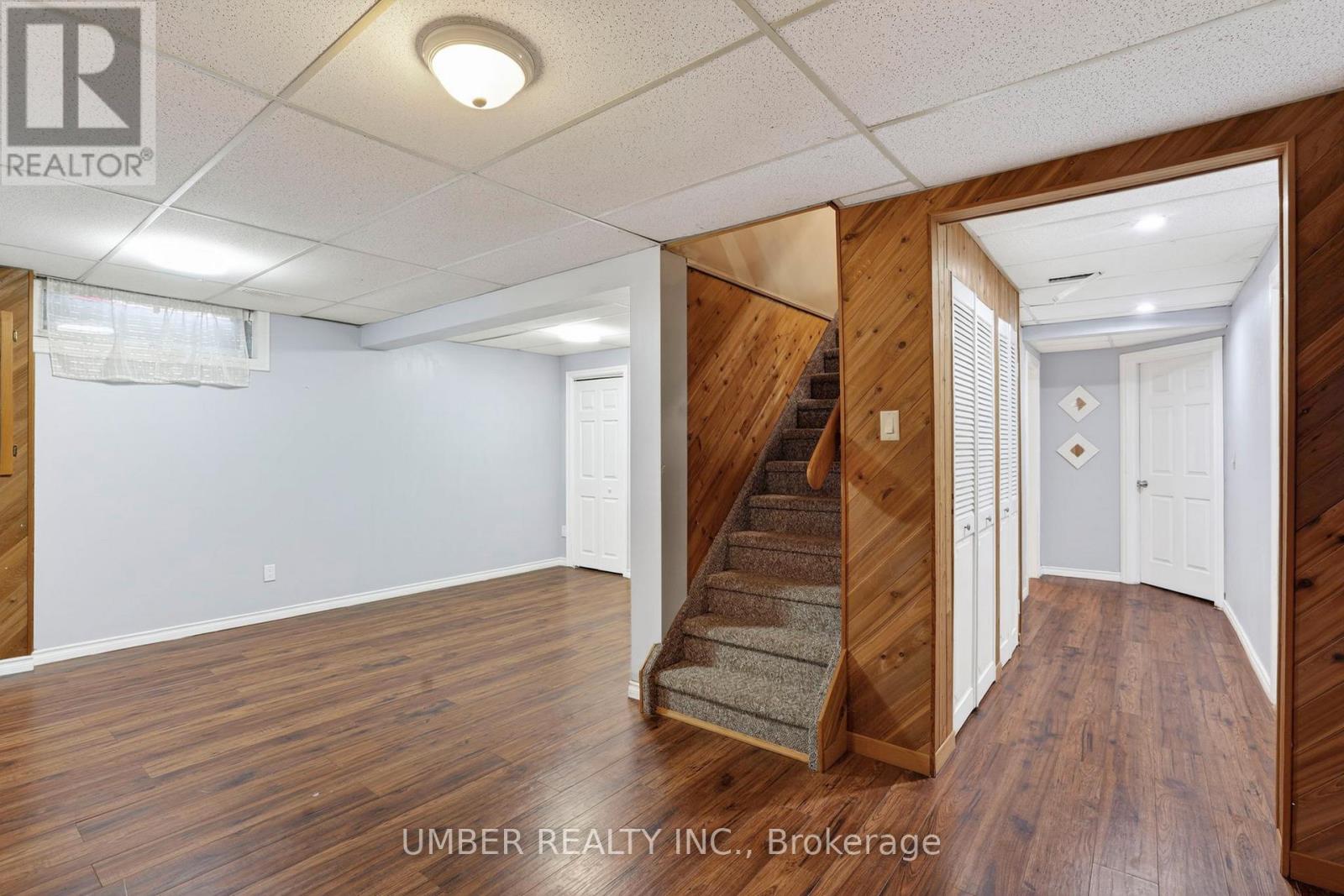 258 ANGLEHART AVENUE - 35