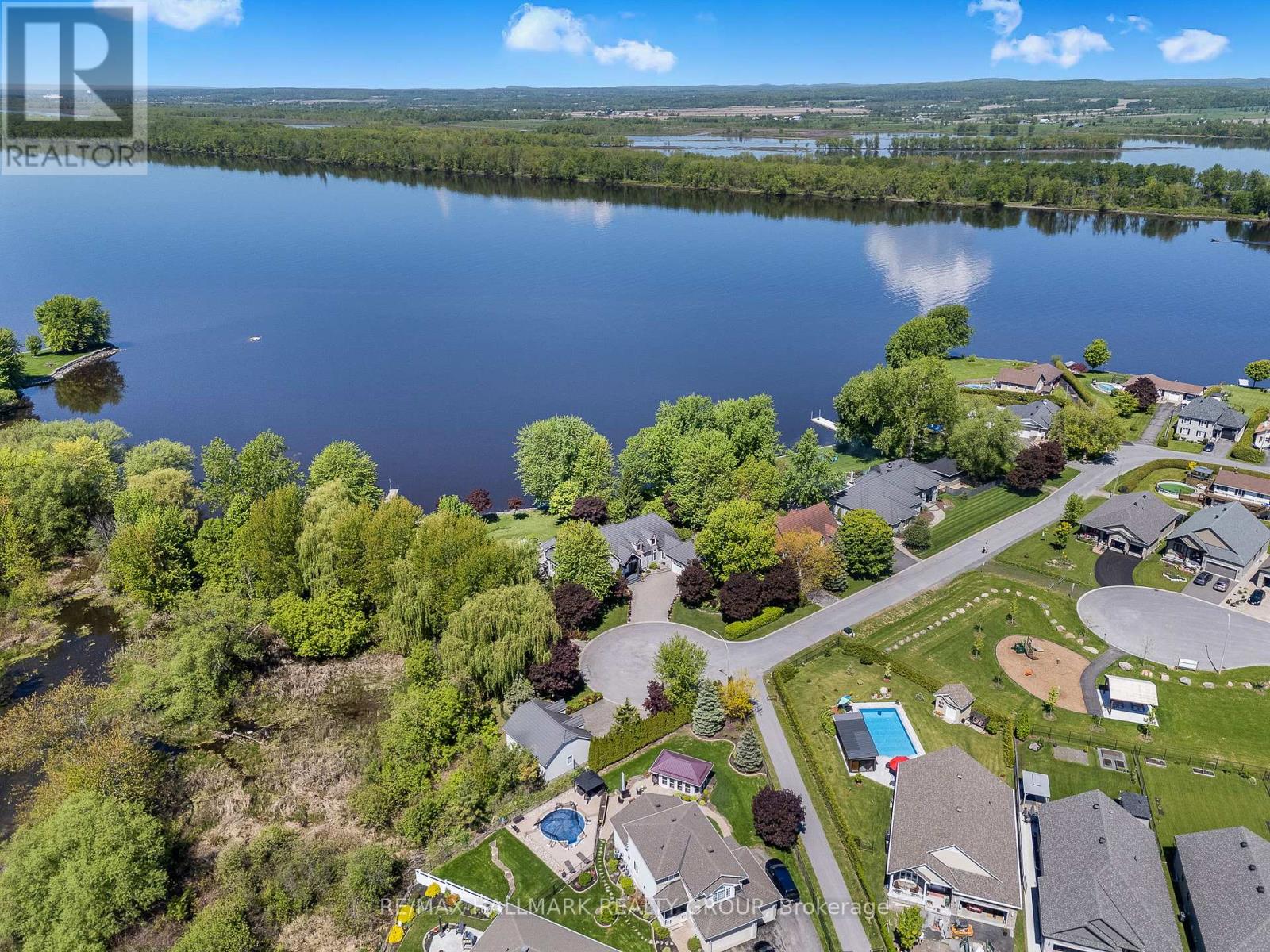 2584 WOODS STREET - 5