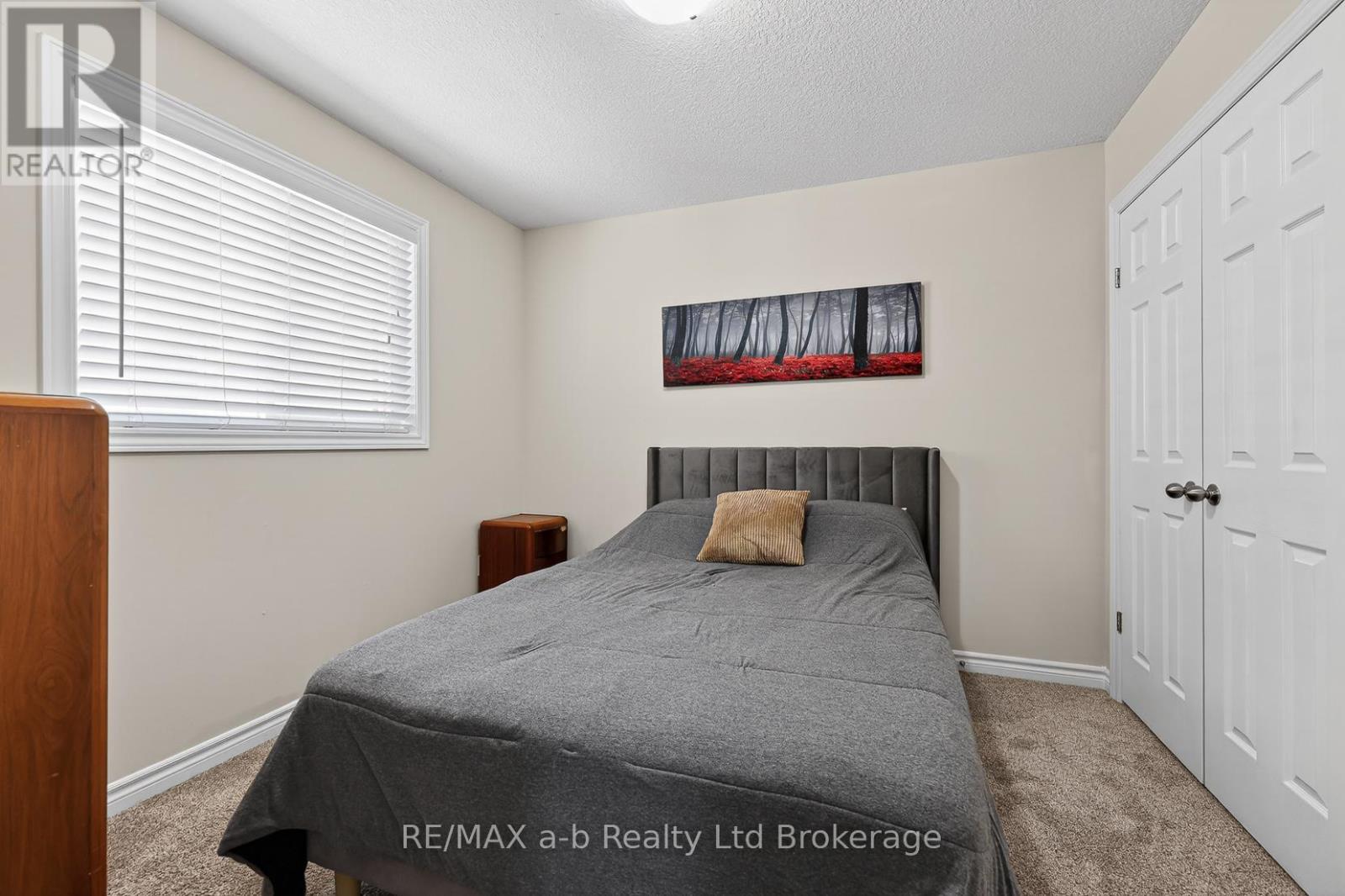 1380 CAEN AVENUE - 16