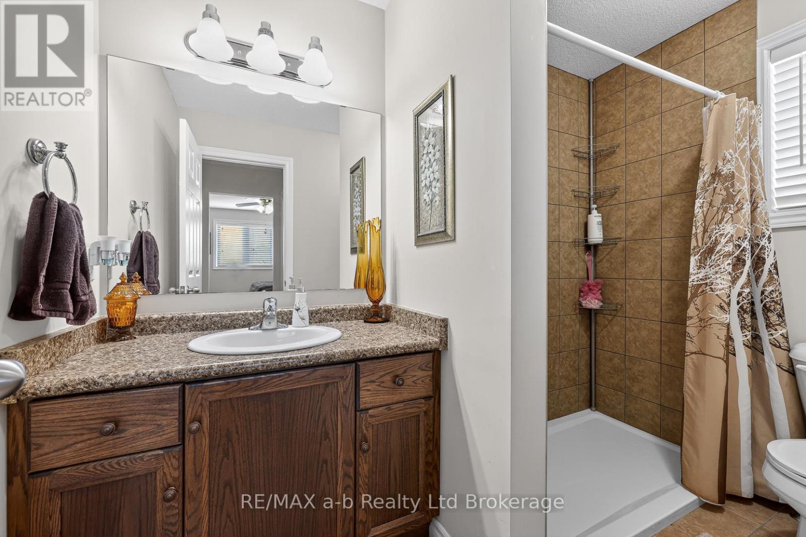 1380 CAEN AVENUE - 25