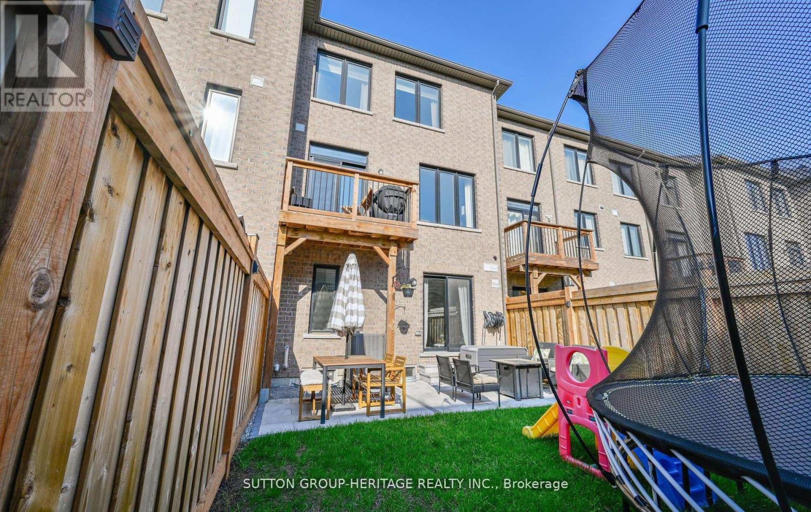 105 DORIAN DRIVE - 35