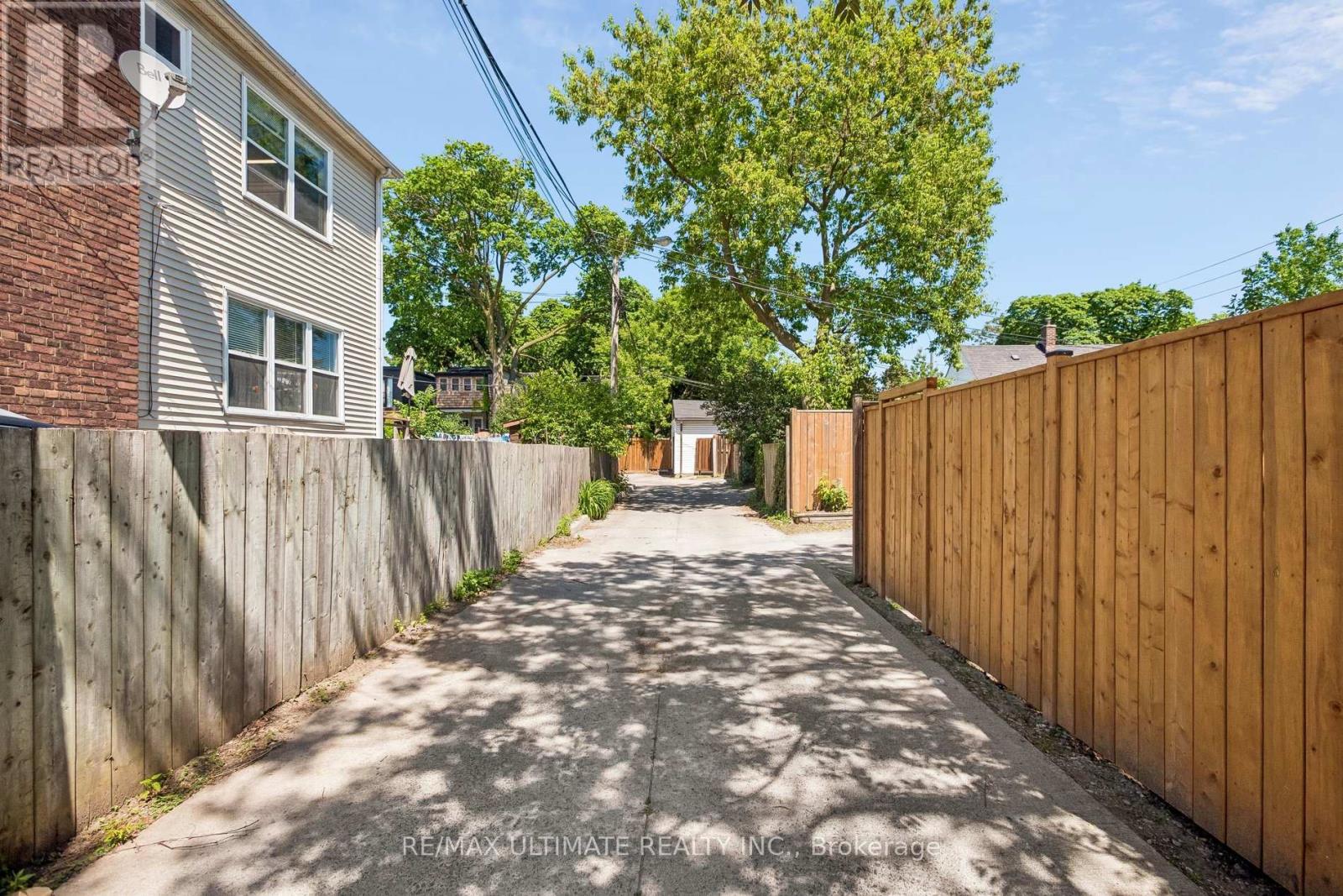 132 HANSON STREET - 35