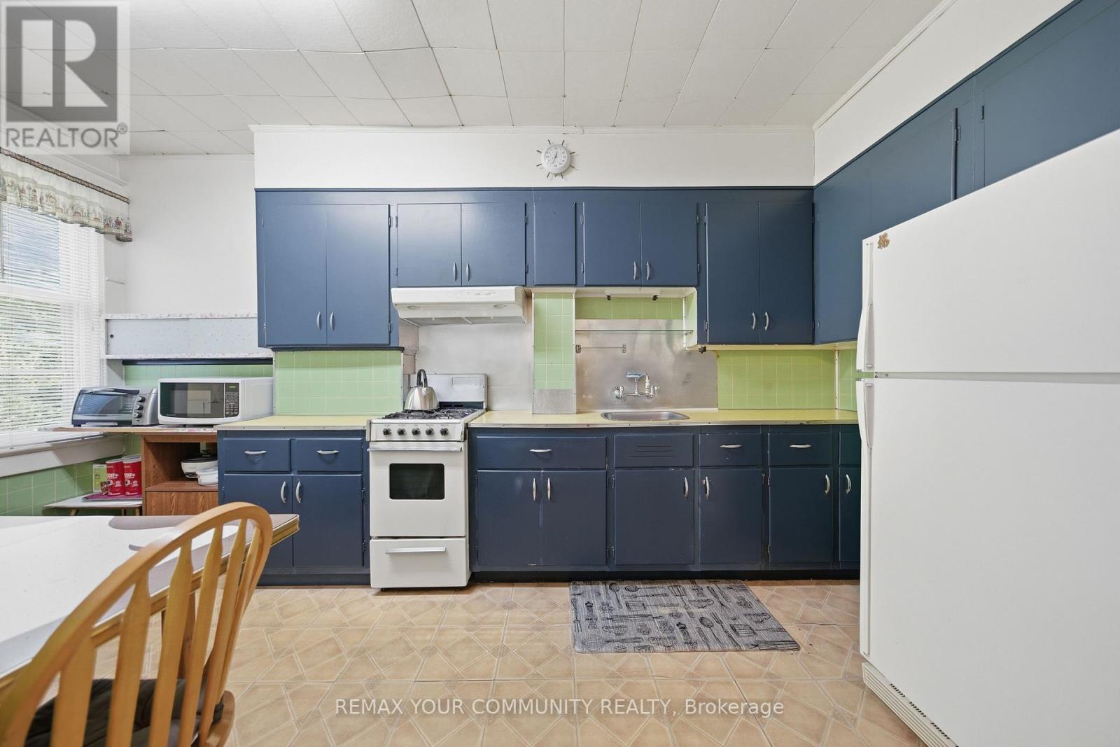 22 COADY AVENUE - 20