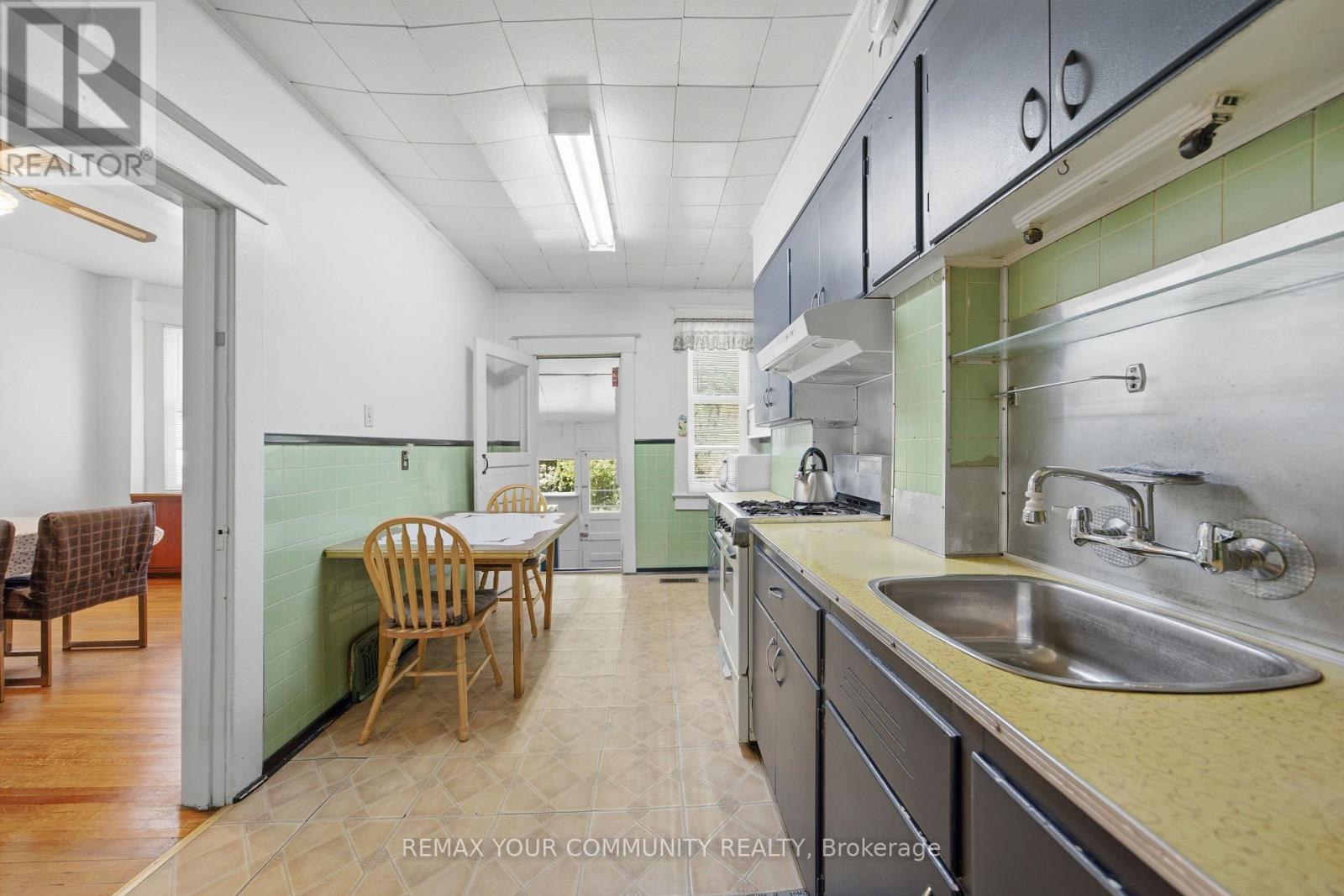 22 COADY AVENUE - 22