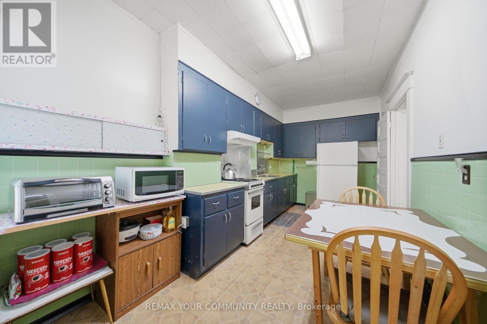 22 COADY AVENUE - 24