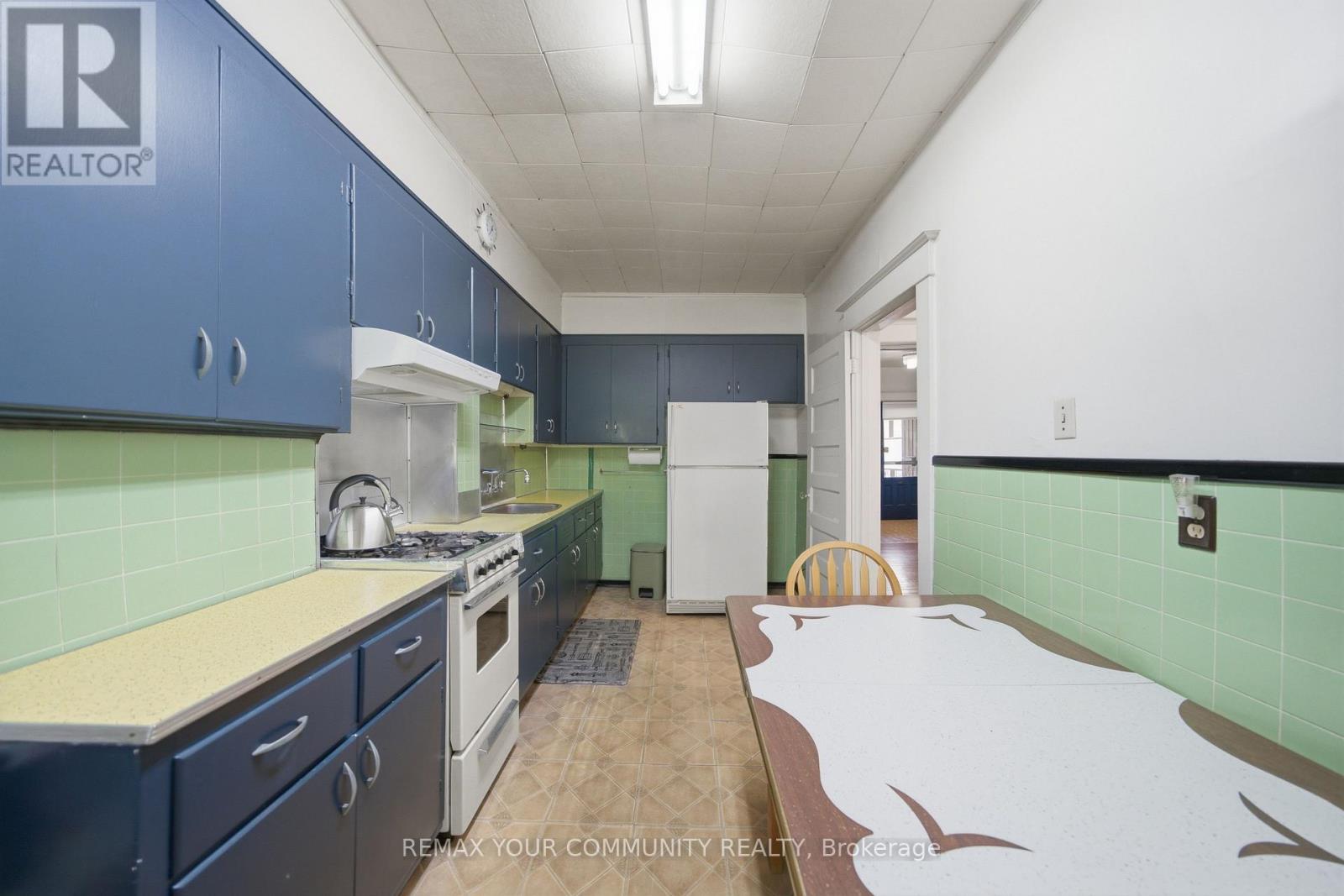 22 COADY AVENUE - 25