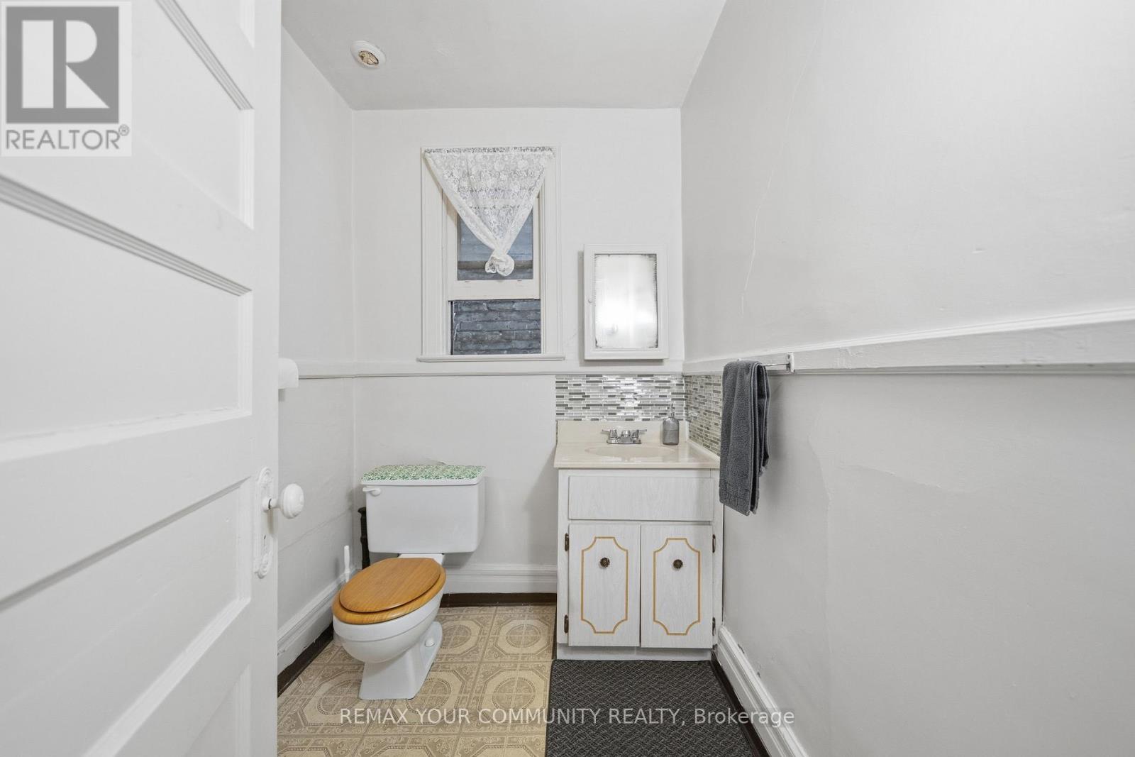 22 COADY AVENUE - 38