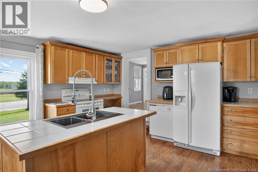 2181 Loch Lomond Road - 21