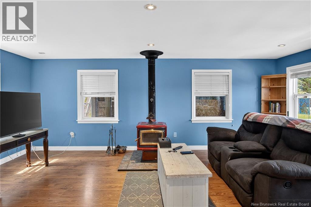 2181 Loch Lomond Road - 24
