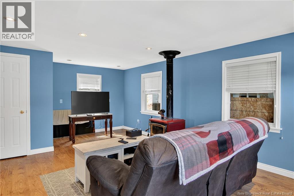 2181 Loch Lomond Road - 26
