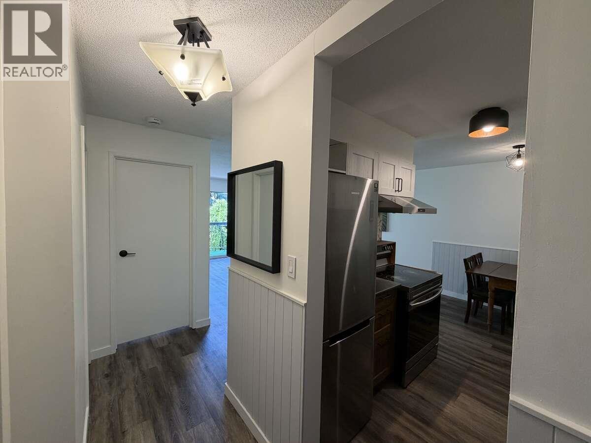 208 1045 HOWIE AVENUE — photo 4
