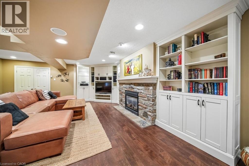 1053 OLD OAK Drive - 25
