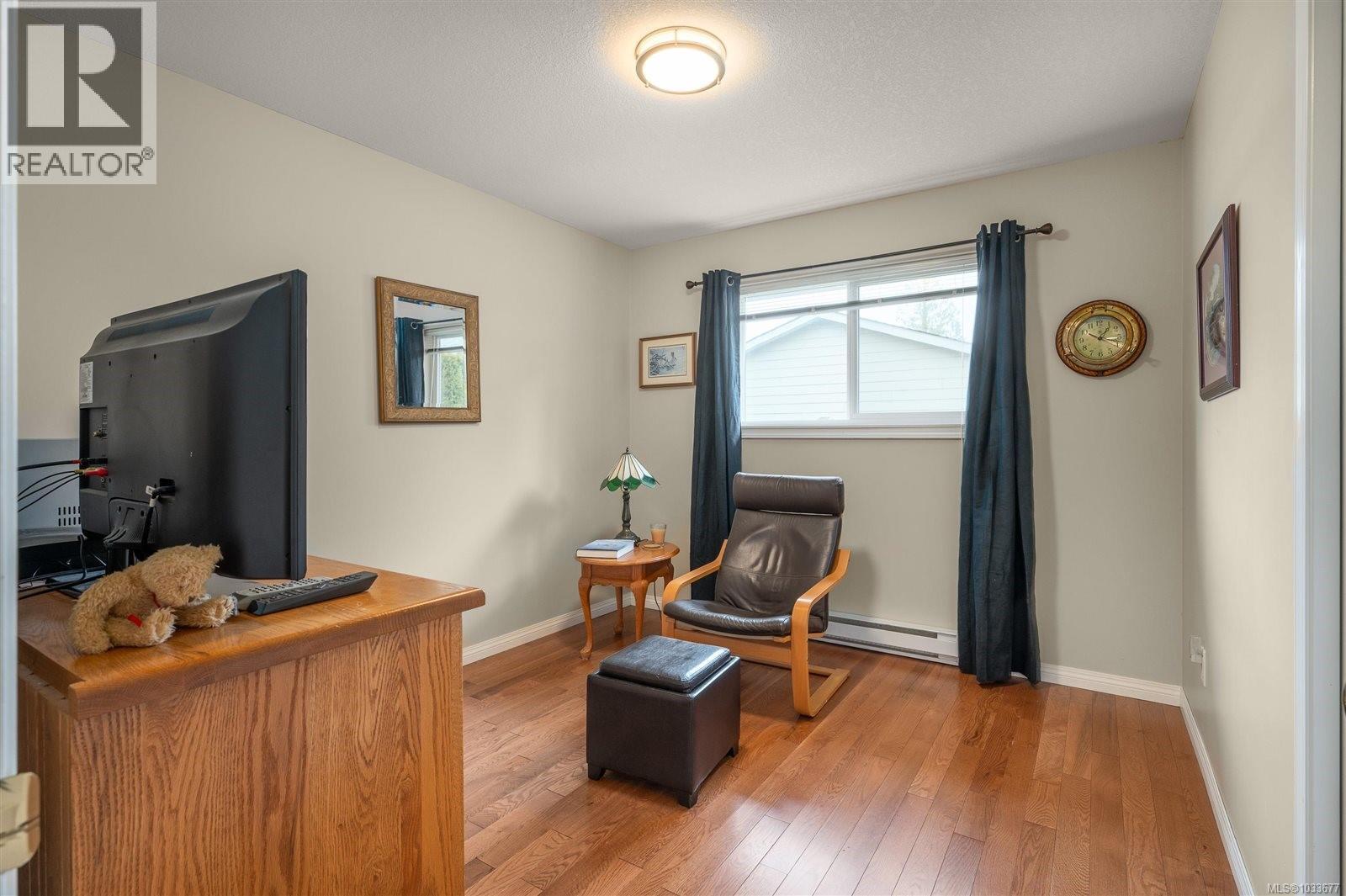 736 Barclay Cres - 20