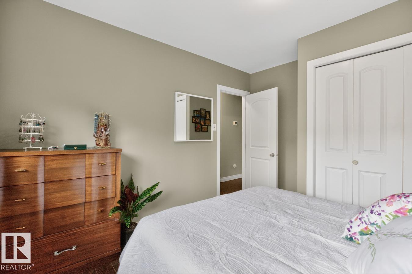 9815 68 AV NW - 19