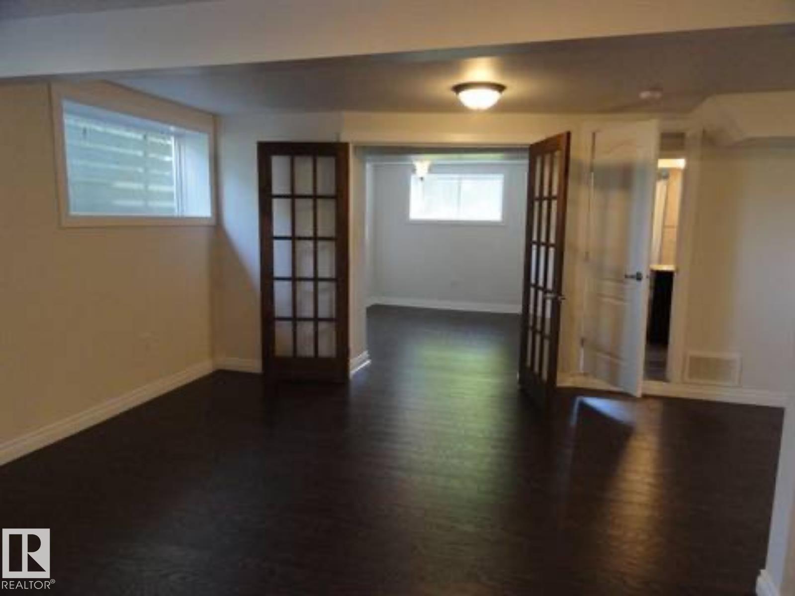 9815 68 AV NW - 29