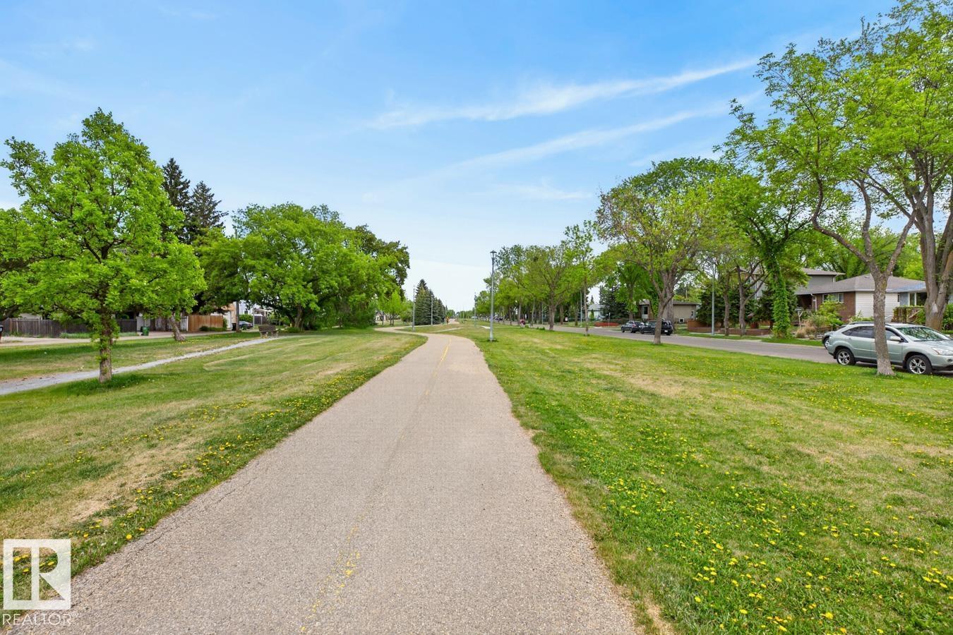 9815 68 AV NW - 35