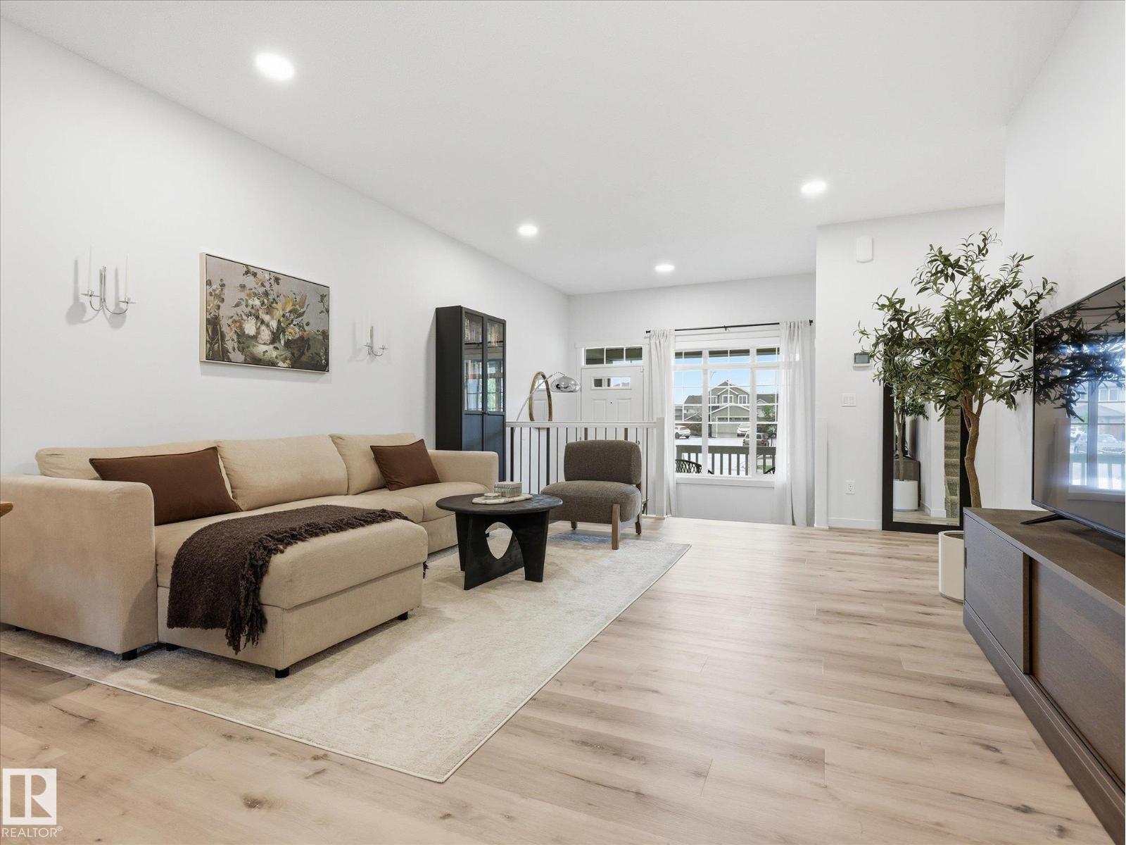 14 DANIEL ST - 6