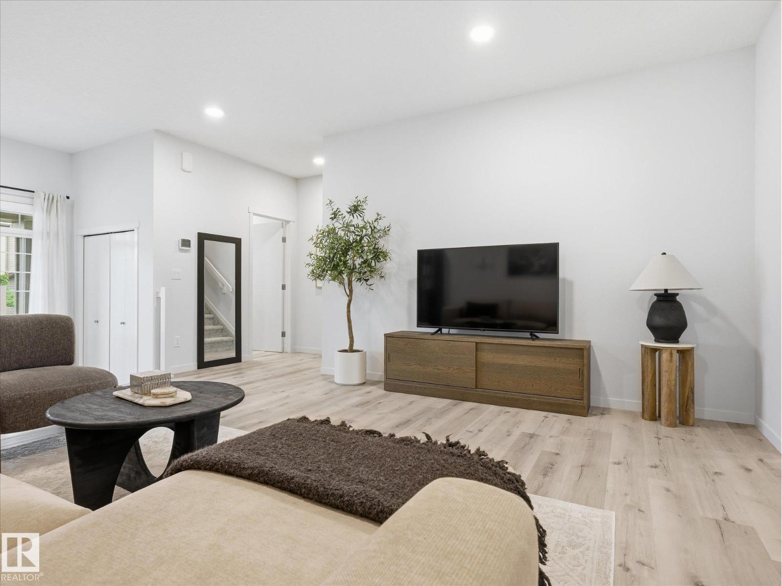 14 DANIEL ST - 7