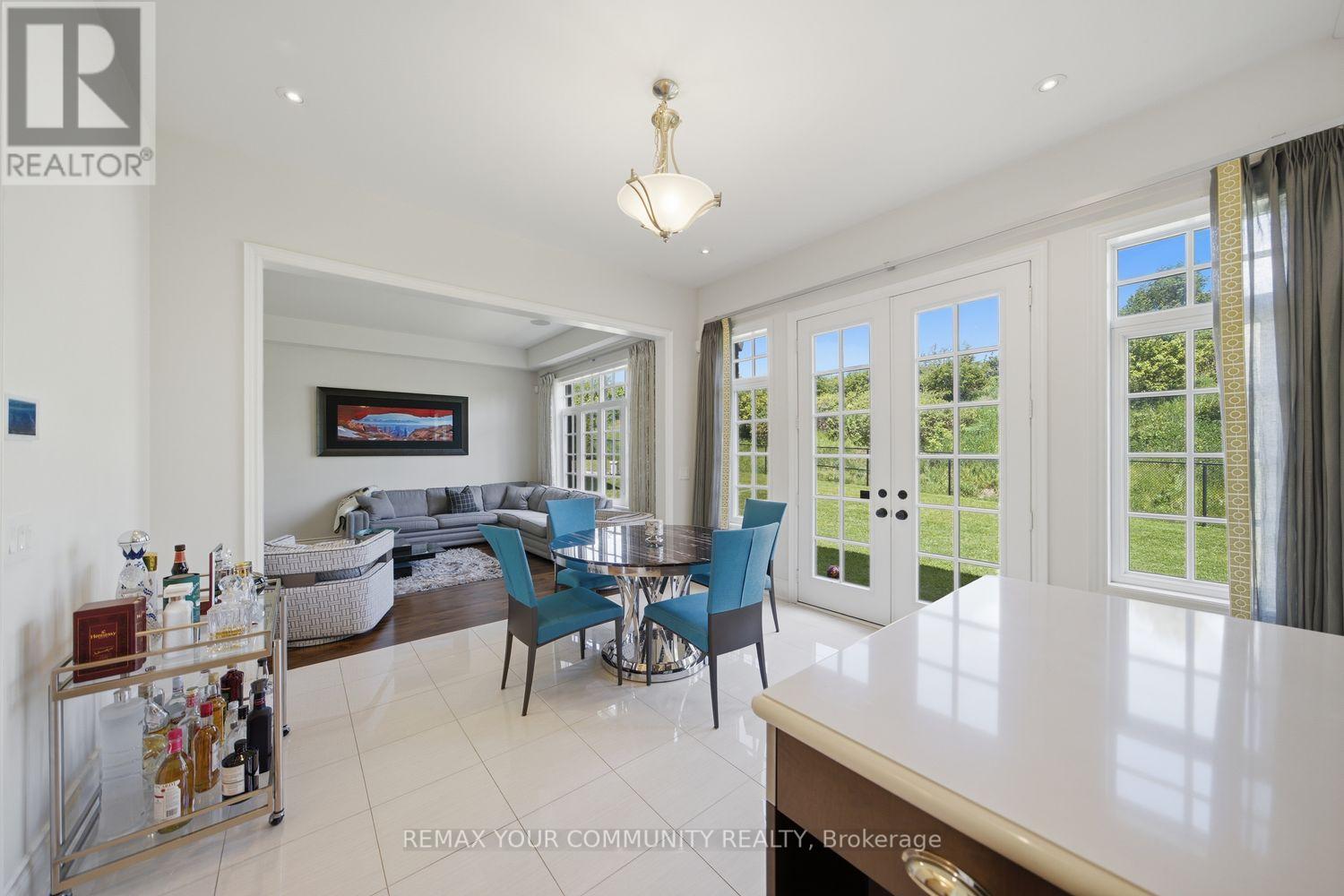35 ANNSLEYWOOD COURT - 14